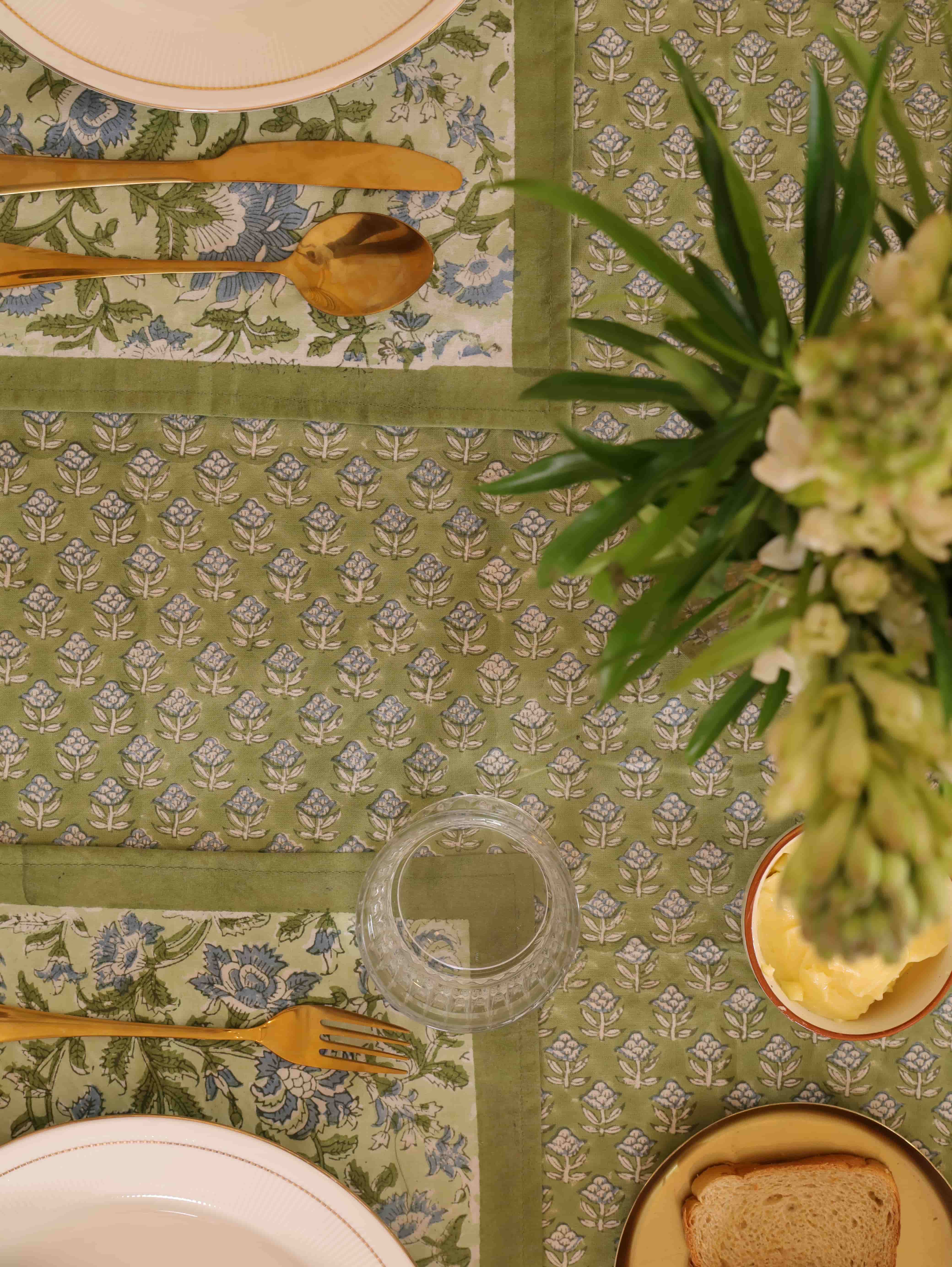 Taru Table Cover